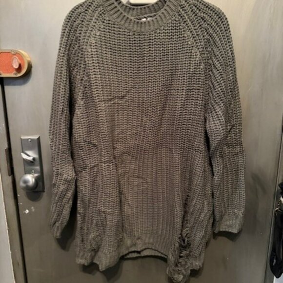 Grey Crew Neck distressed Sweater - NWOT - Picture 2 of 15
